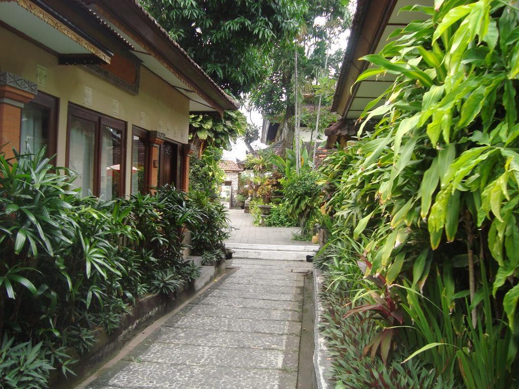 Diwangkara Beach Hotel & Resort ซานูร์ ภายนอก รูปภาพ
