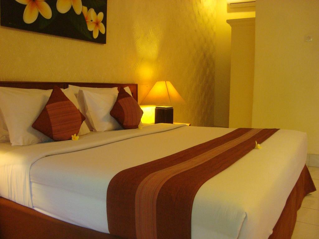 Diwangkara Beach Hotel & Resort ซานูร์ ภายนอก รูปภาพ