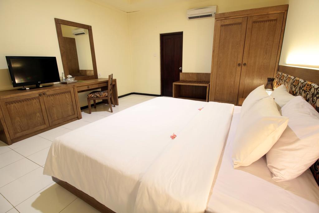 Diwangkara Beach Hotel & Resort ซานูร์ ภายนอก รูปภาพ