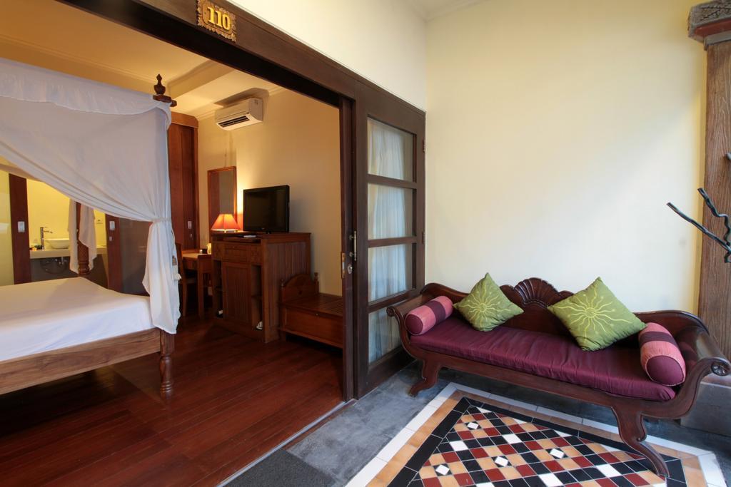Diwangkara Beach Hotel & Resort ซานูร์ ภายนอก รูปภาพ