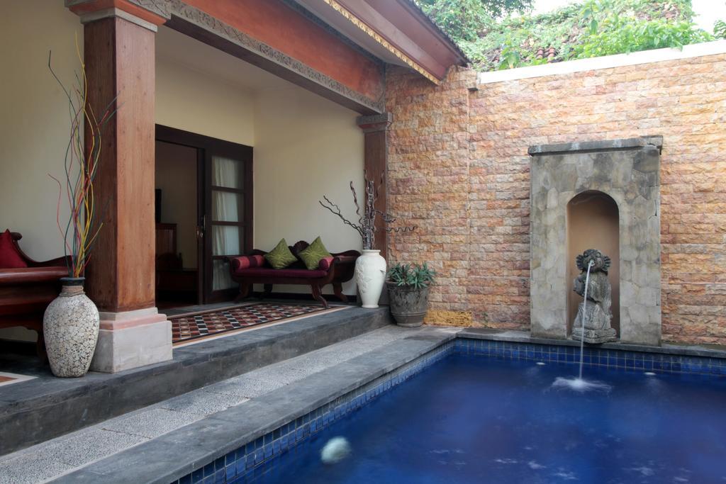 Diwangkara Beach Hotel & Resort ซานูร์ ภายนอก รูปภาพ