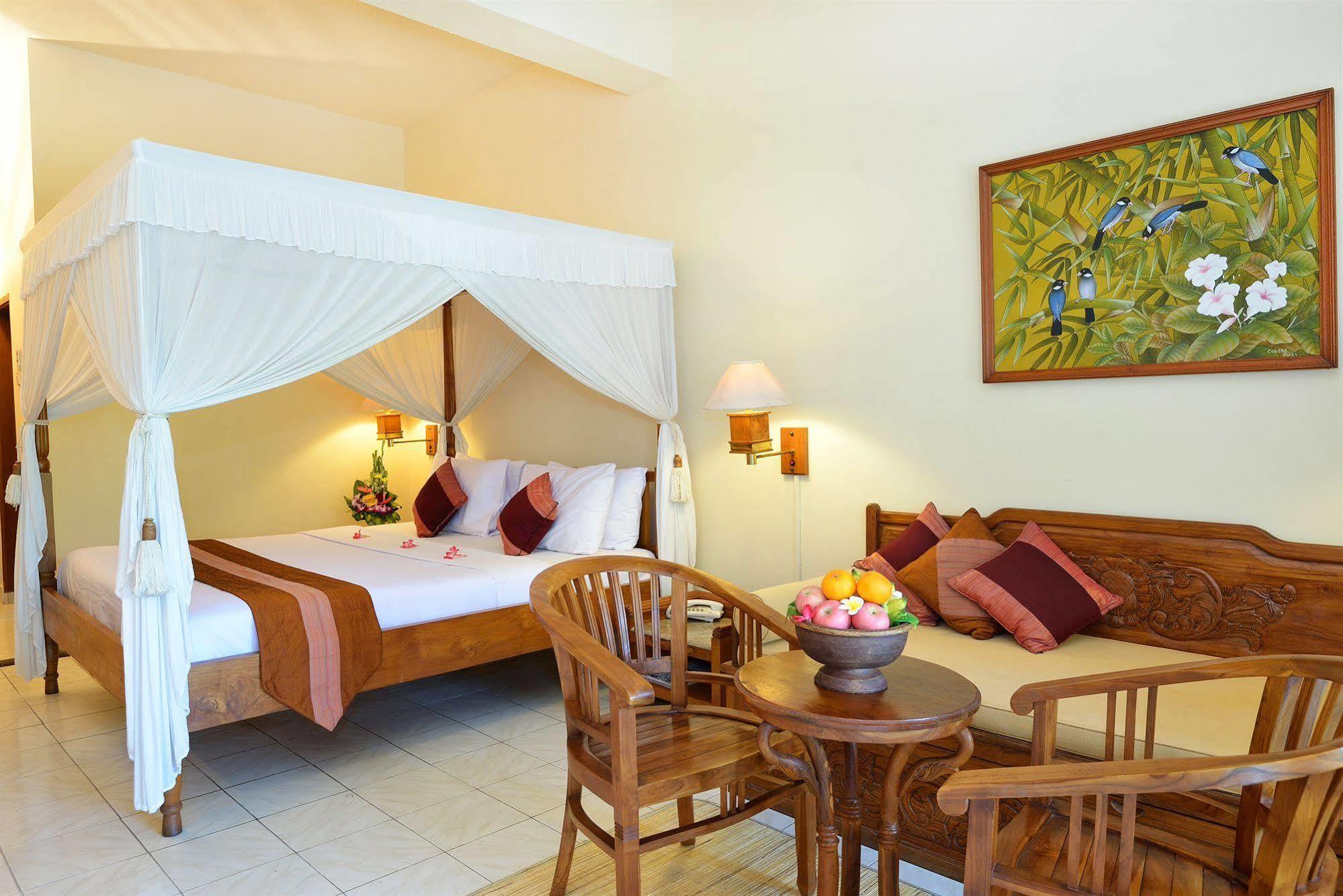 Diwangkara Beach Hotel & Resort ซานูร์ ภายนอก รูปภาพ