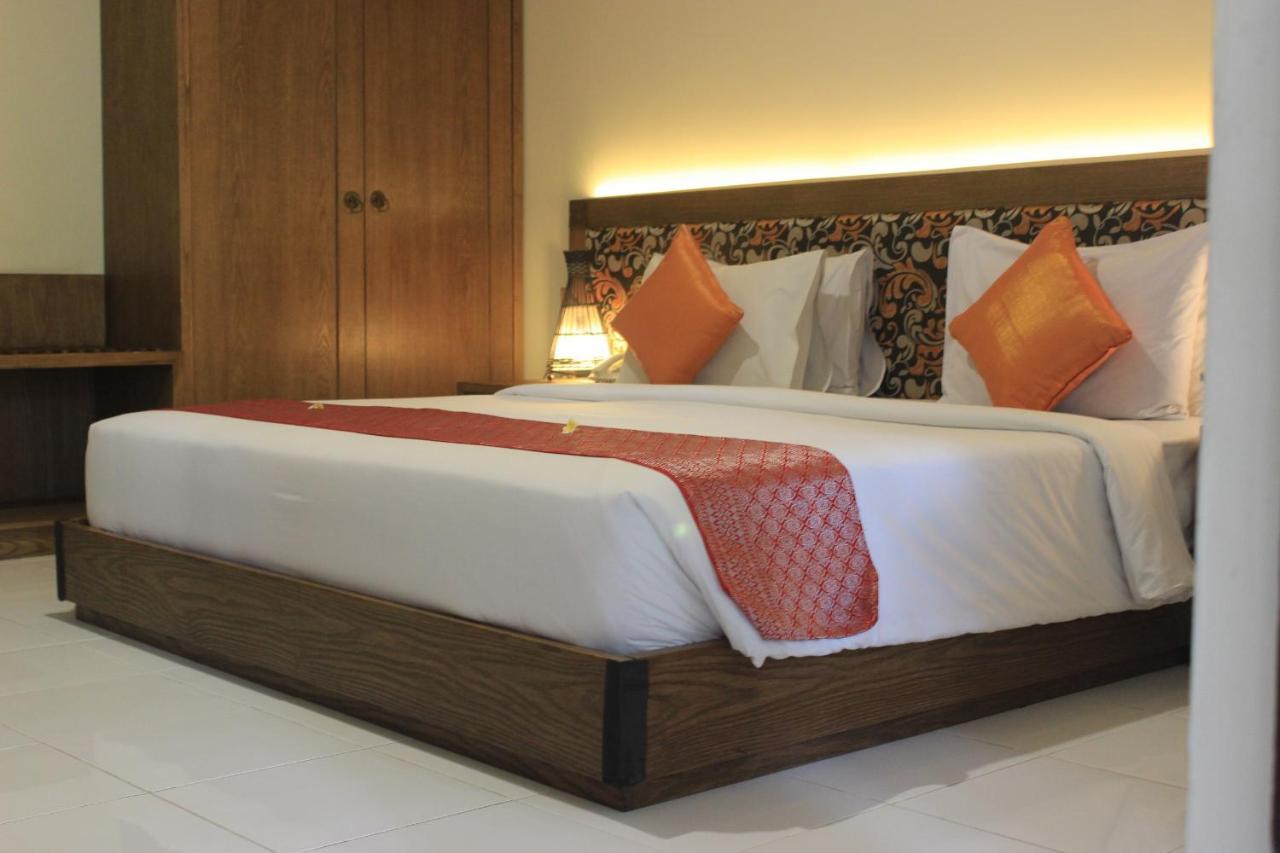 Diwangkara Beach Hotel & Resort ซานูร์ ภายนอก รูปภาพ