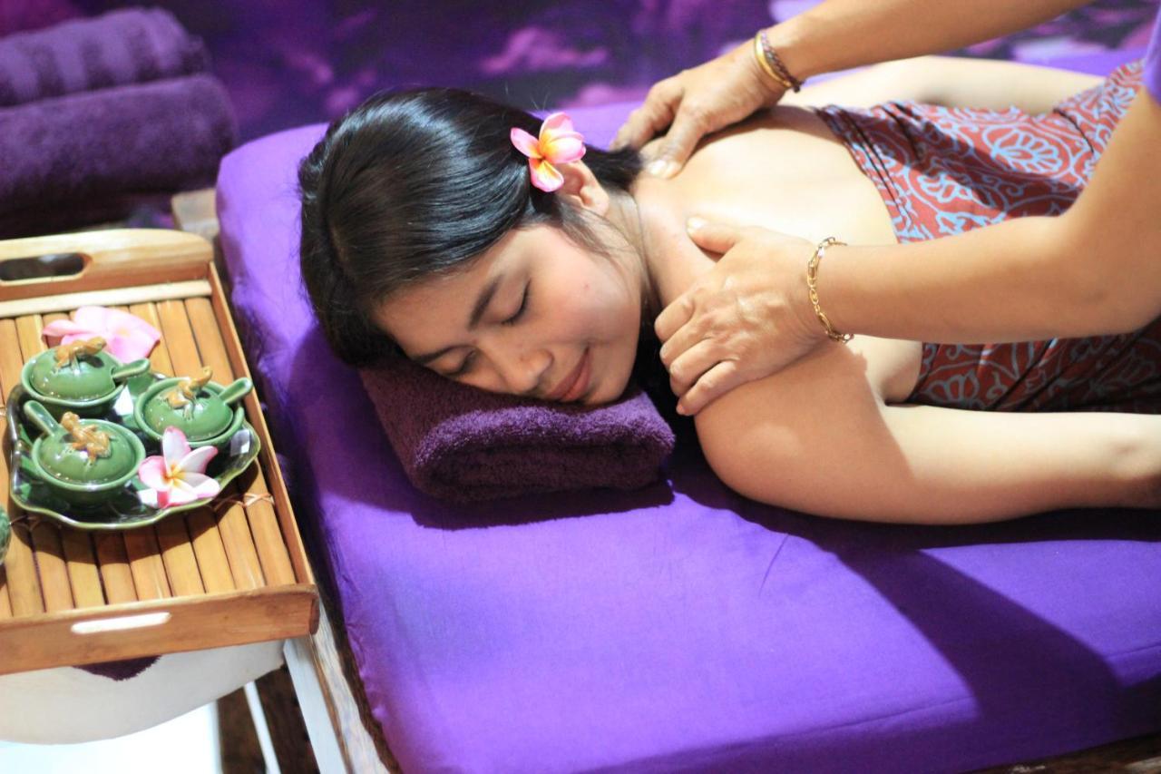Diwangkara Beach Hotel & Resort ซานูร์ ภายนอก รูปภาพ