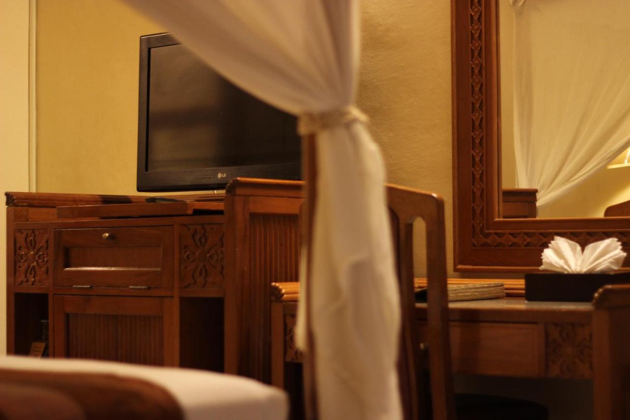 Diwangkara Beach Hotel & Resort ซานูร์ ภายนอก รูปภาพ